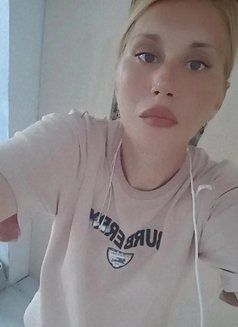 Eveline New - escort in Dubai Photo 16 of 19