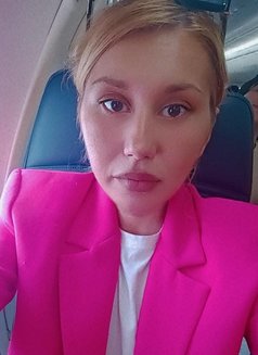 Eveline New - escort in Dubai Photo 17 of 19