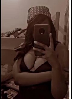 Evelle - escort in New Delhi Photo 1 of 1