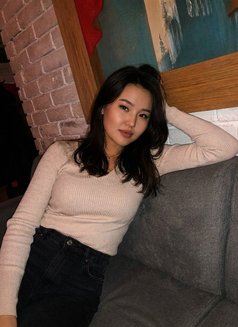 Evelyn Cum Hungry Girl - escort in Hong Kong Photo 4 of 6