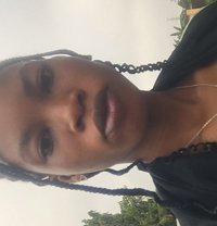 Evelyn - escort in Tunis