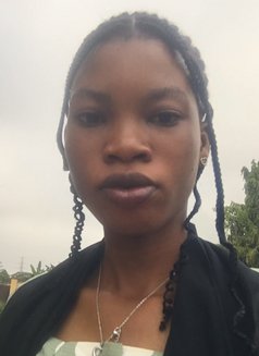 Evelyn - escort in Tunis Photo 2 of 3