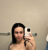 Evelyn - escort in Madrid