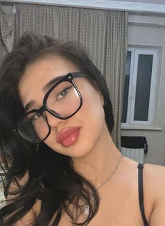 Evelyn Kazakh girl GFE - puta in Hong Kong Photo 1 of 8