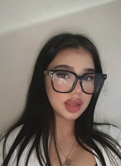 Evelyn Kazakh girl GFE - puta in Hong Kong Photo 3 of 8