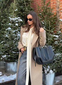 Evelyn Ladyboy Good Services - Acompañantes transexual in Dubai Photo 6 of 13