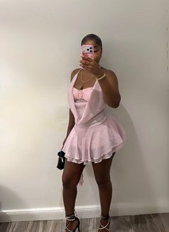 Evelyn - escort in Hofuf Photo 1 of 2