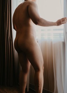 Everel. 10 - Acompañantes masculino in Jakarta Photo 1 of 2