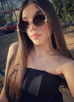 Evgenia - puta in Dubai Photo 1 of 15