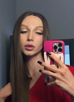 Evgenia - Transsexual escort in Paris Photo 2 of 9