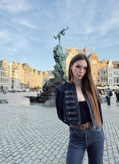 Evgenia - Transsexual escort in Paris Photo 3 of 9