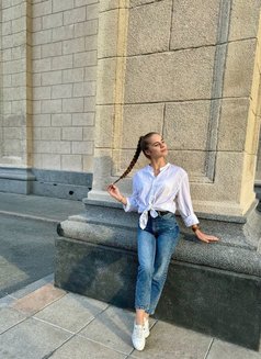 Evgeniya - escort in Bangkok Photo 9 of 11