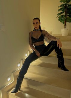 Evva - escort in Beirut Photo 4 of 8