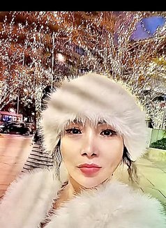 Evvah - Globetrotter - escort in Makati City Photo 2 of 3