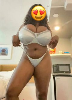 Excellent Body - puta in Benin City Photo 2 of 4