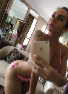 Exclusive and Luxury Shemale Top Few Day - Transsexual escort in Singapore Photo 16 of 17
