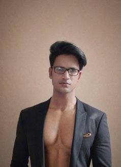 Trusted Male Escort for Elegant Women - Male escort in Kolkata Photo 4 of 11