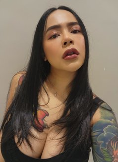 playful woman - escort in Jeddah Photo 6 of 7