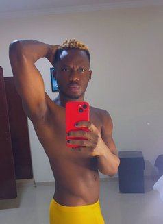 Expensive - Male escort in Al Manama Photo 2 of 2