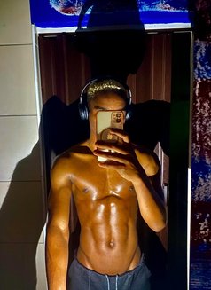 Expensive - Male escort in Al Manama Photo 4 of 4