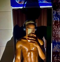 Expensive - Acompañantes masculino in Al Manama