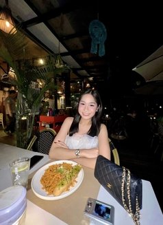 Experience Kas - Transsexual escort in Manila Photo 5 of 12