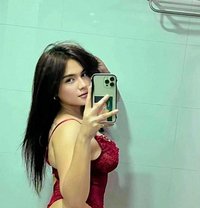 Experience the Unforgettable – With Jami - puta in Singapore Photo 1 of 23