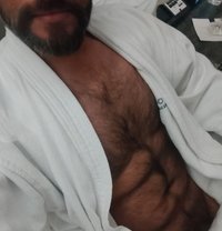 Experienced Army Bull for Ladies & Cpls - Male escort in Mumbai