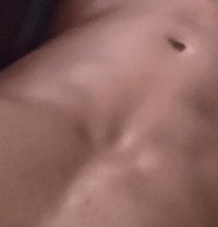Experienced Fit Masseur for F & Cpls - Acompañantes masculino in Bangalore