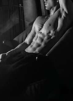 Male Escort for Females and couples - Acompañantes masculino in Kolkata Photo 2 of 10