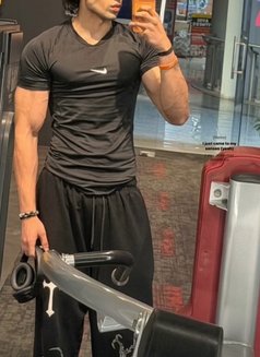 Male Escort for Females and couples - Acompañantes masculino in Kolkata Photo 7 of 10