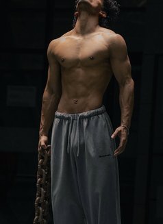 Experienced Male Escort - Male escort in Kolkata Photo 5 of 9