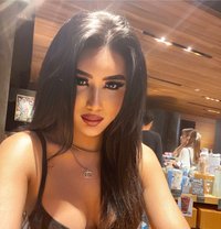 Explosive Barbara - Transsexual escort in Tokyo