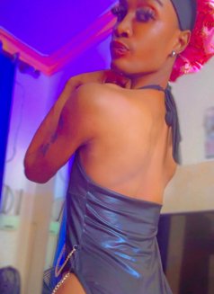 Extrah - Acompañantes transexual in Mombasa Photo 6 of 7