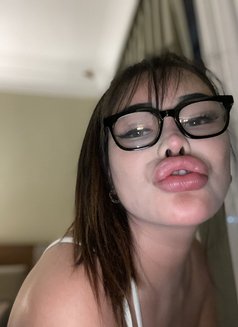 Eye - escort in Bangkok Photo 7 of 9