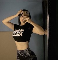 Eye - escort in Muscat