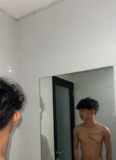 Ezann - Male escort in Bali Photo 2 of 8