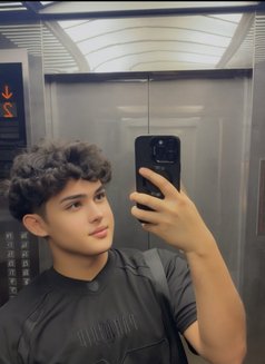 Ezra - Male escort in Baku Photo 11 of 12