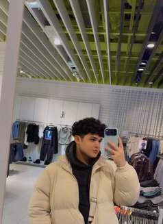 Ezra - Male escort in Riyadh Photo 10 of 10