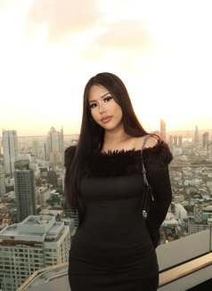 Ezza - escort in Bangkok Photo 2 of 4