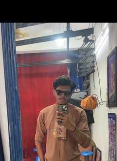 F. Boy - Male escort in Mumbai Photo 1 of 3