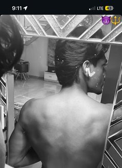 F. Boy - Male escort in Mumbai Photo 3 of 3