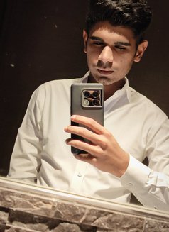 Fa Dii - Acompañantes masculino in Islamabad Photo 2 of 3