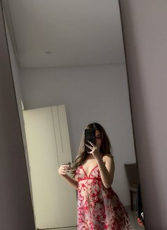 Fa Sai massage - puta in Al Manama Photo 10 of 15