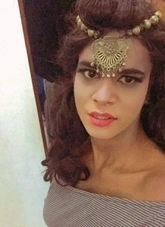 Fabe Gunawardana - Transsexual escort in Colombo Photo 4 of 10