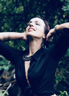 Fabiana Costa - masseuse in Lisbon Photo 1 of 4