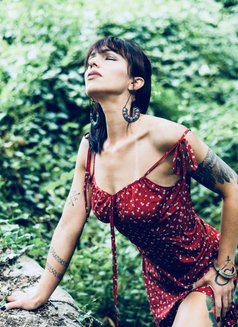 Fabiana Costa - masseuse in Lisbon Photo 6 of 6