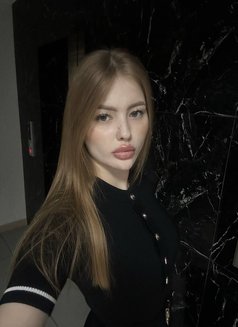Fabulous Kristin 20 - puta in Dubai Photo 6 of 10