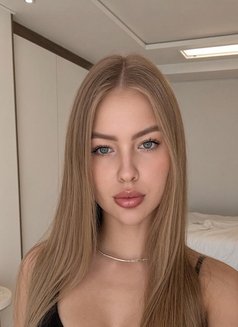 Fabulous Kristin 20 - puta in Dubai Photo 10 of 10