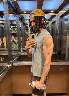 Fadi Young Daddy - Male escort in Bangkok Photo 1 of 7